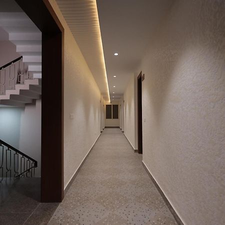 Hotel Regal Palm โมราดาบัด ภายนอก รูปภาพ