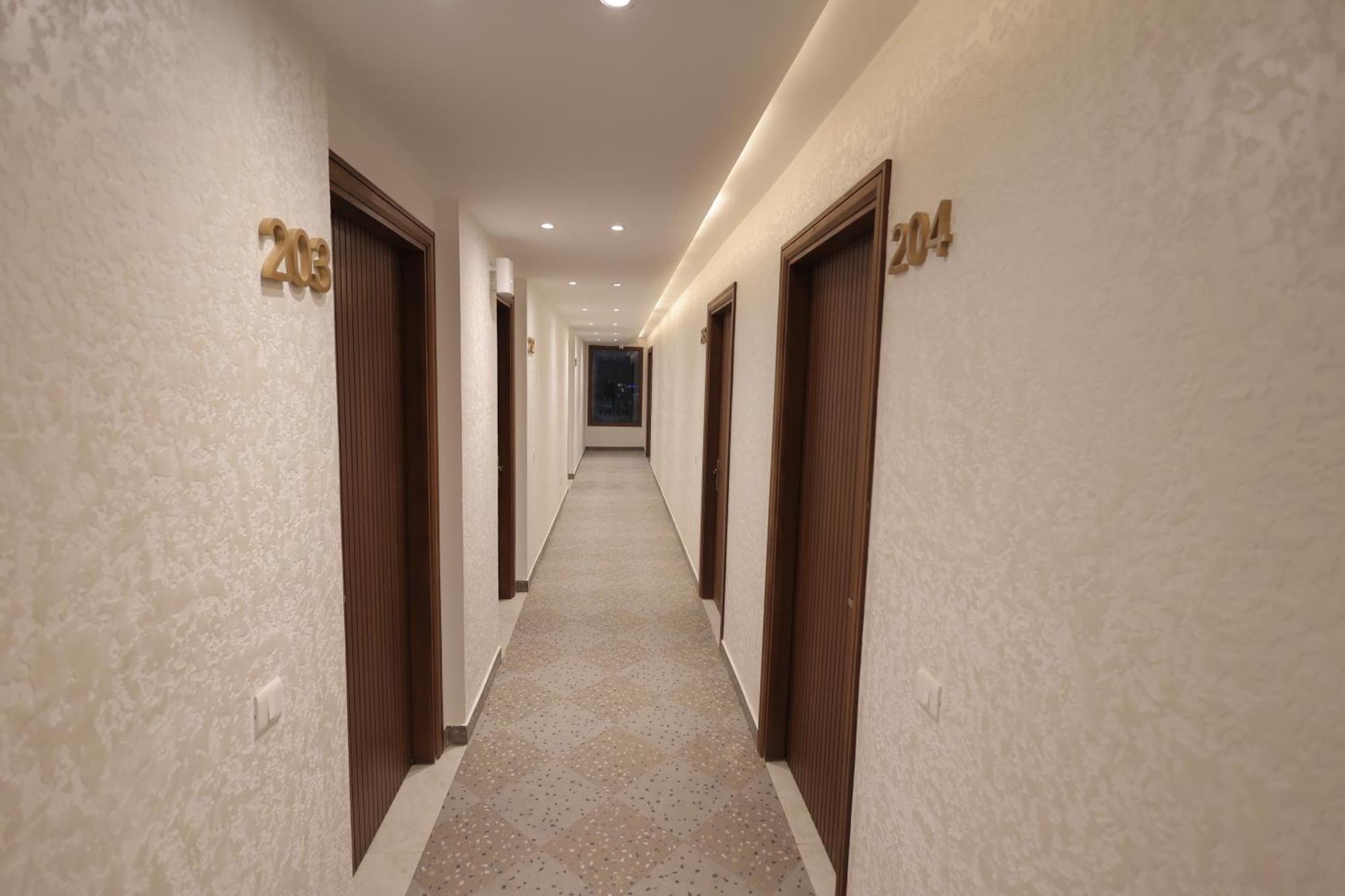 Hotel Regal Palm โมราดาบัด ภายนอก รูปภาพ