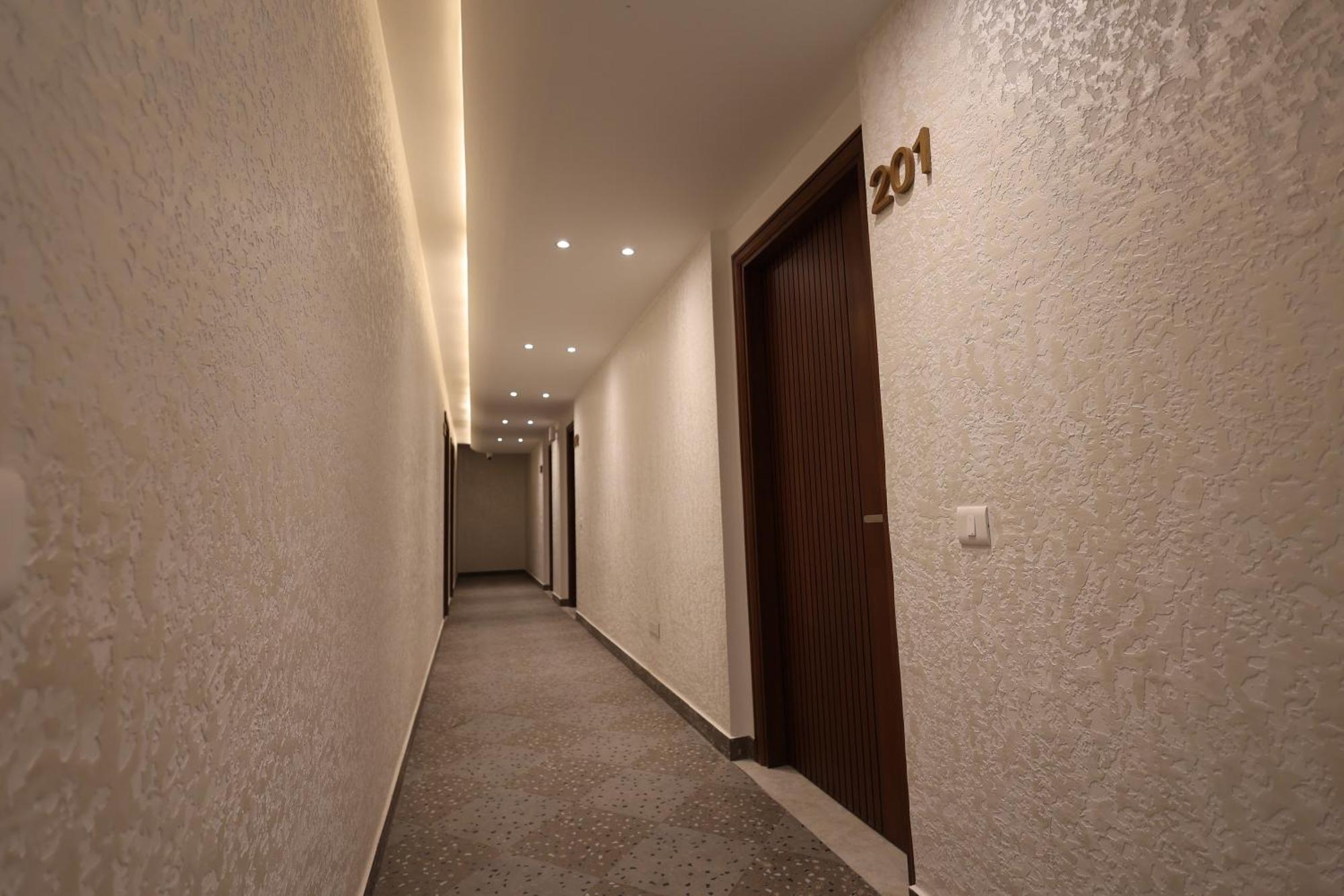 Hotel Regal Palm โมราดาบัด ภายนอก รูปภาพ