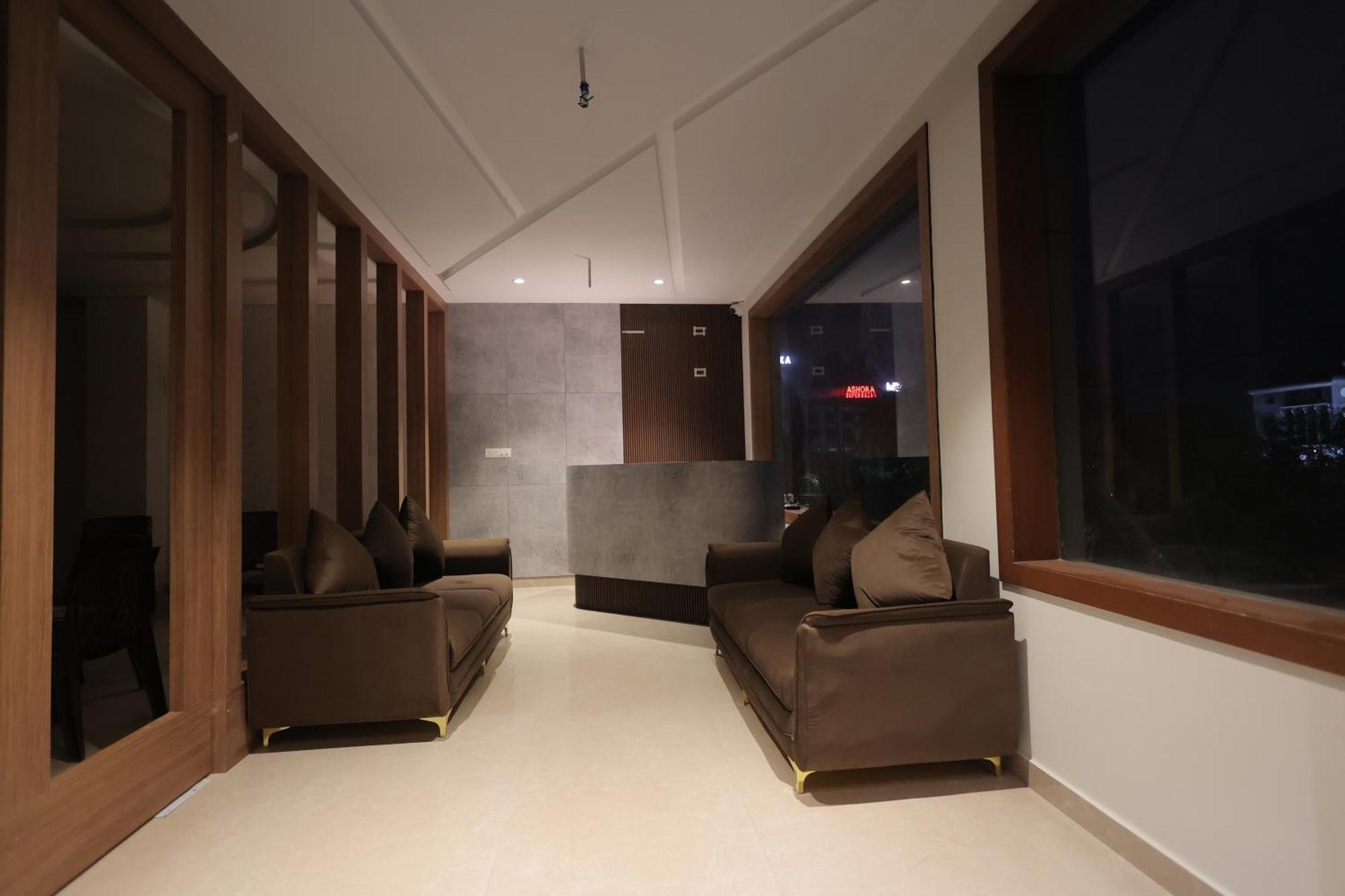 Hotel Regal Palm โมราดาบัด ภายนอก รูปภาพ